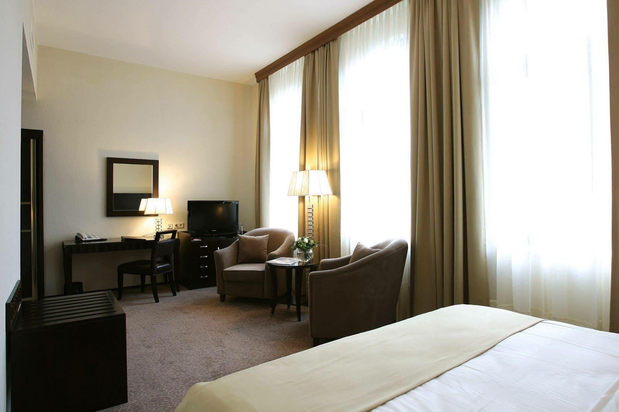 Grand Palace Hotel Hannover Rum bild